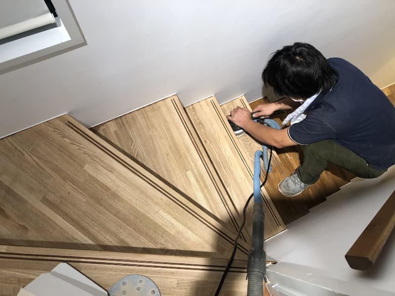 フローリング研磨　施工中